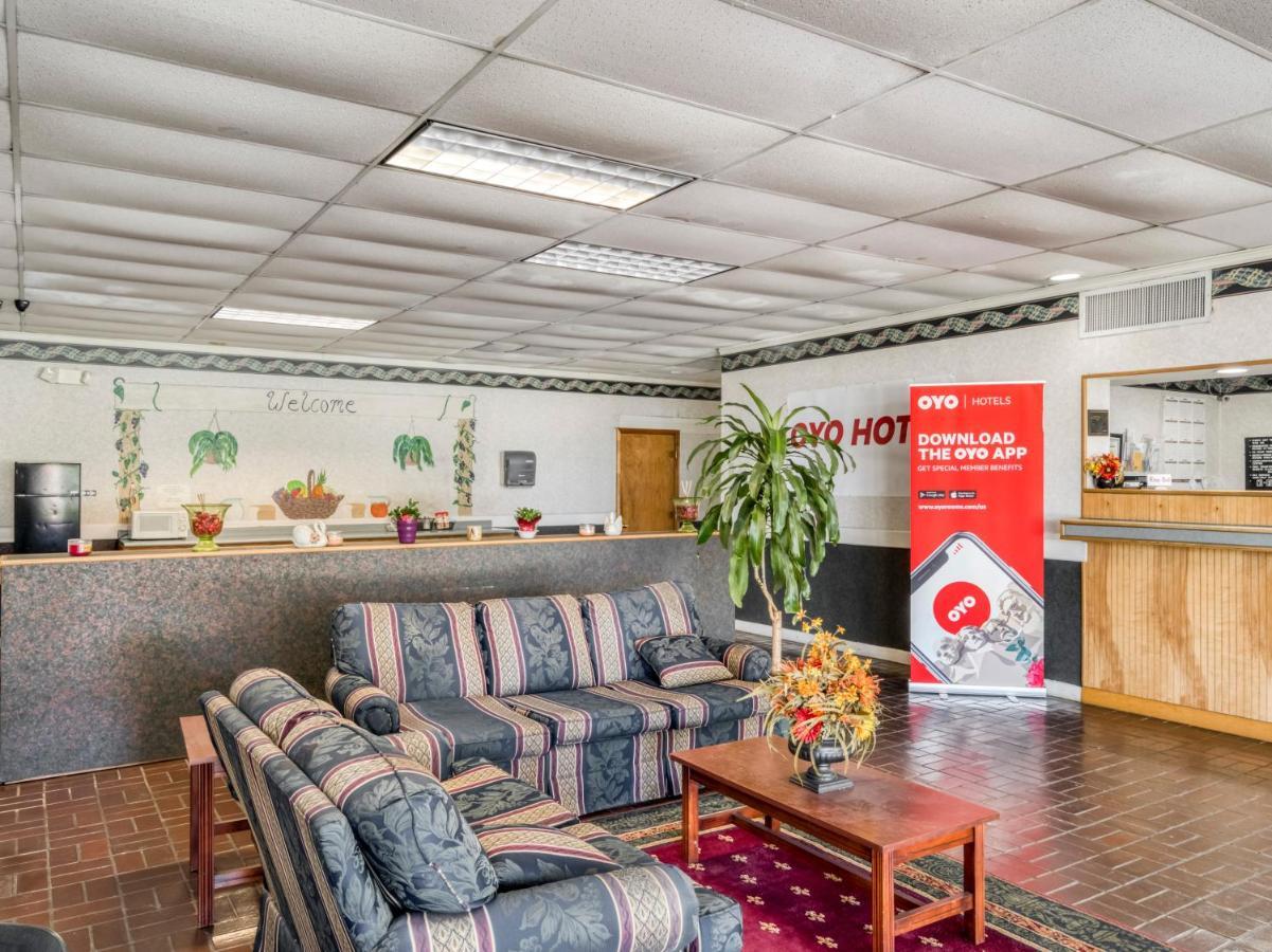 Oyo Hotel Battleboro Экстерьер фото