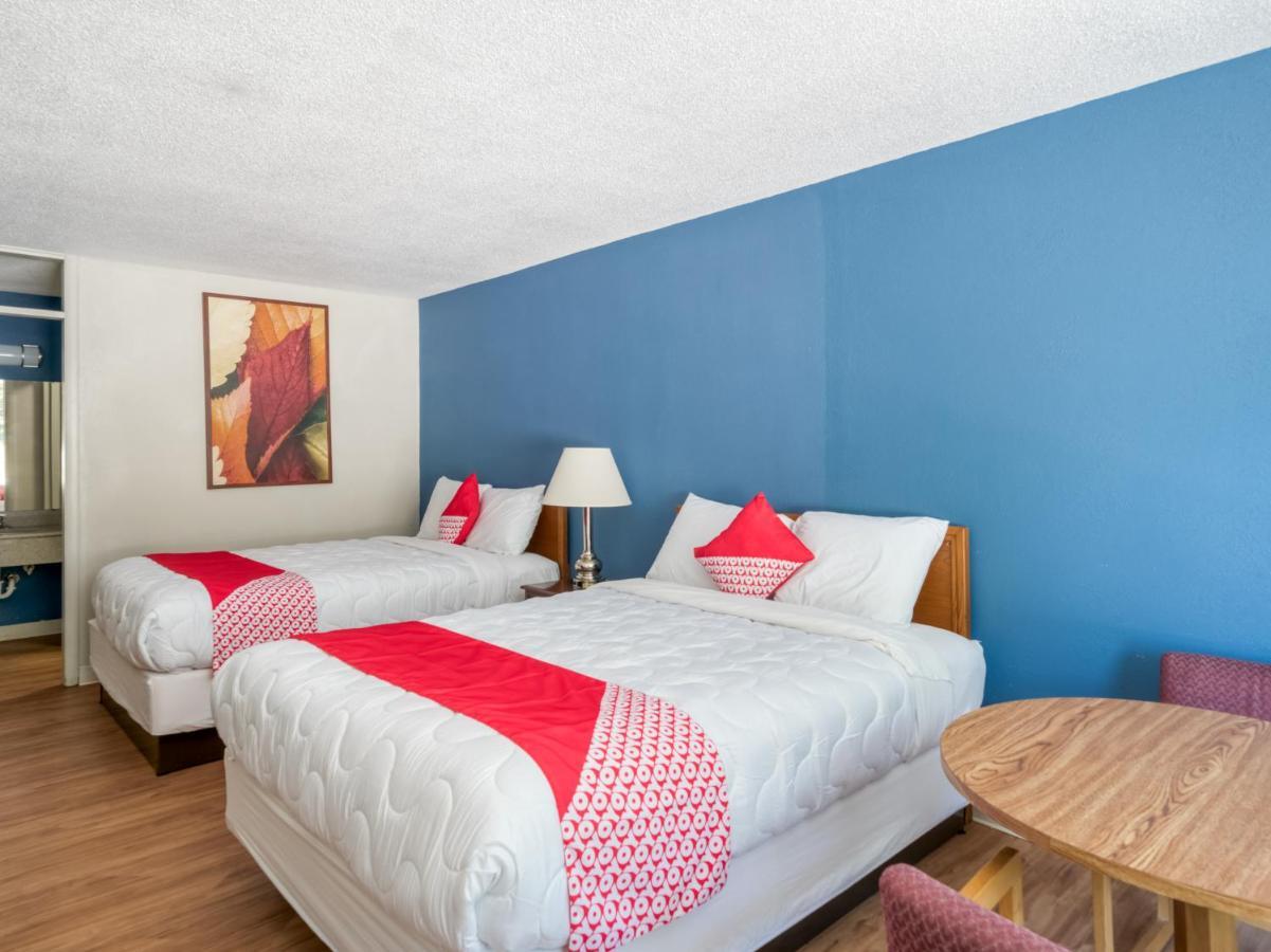 Oyo Hotel Battleboro Экстерьер фото